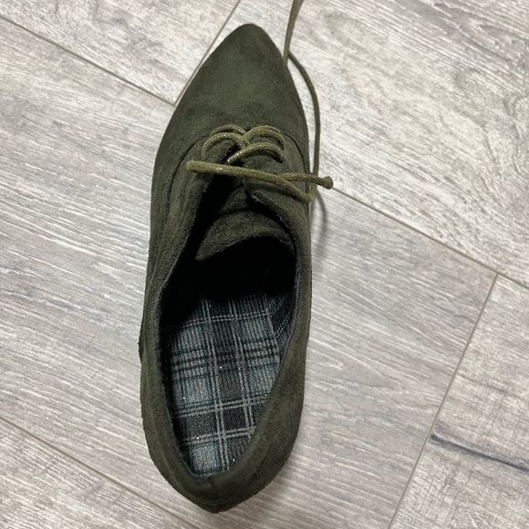 Brand new stylish green bootie. - Picture 5 of 5